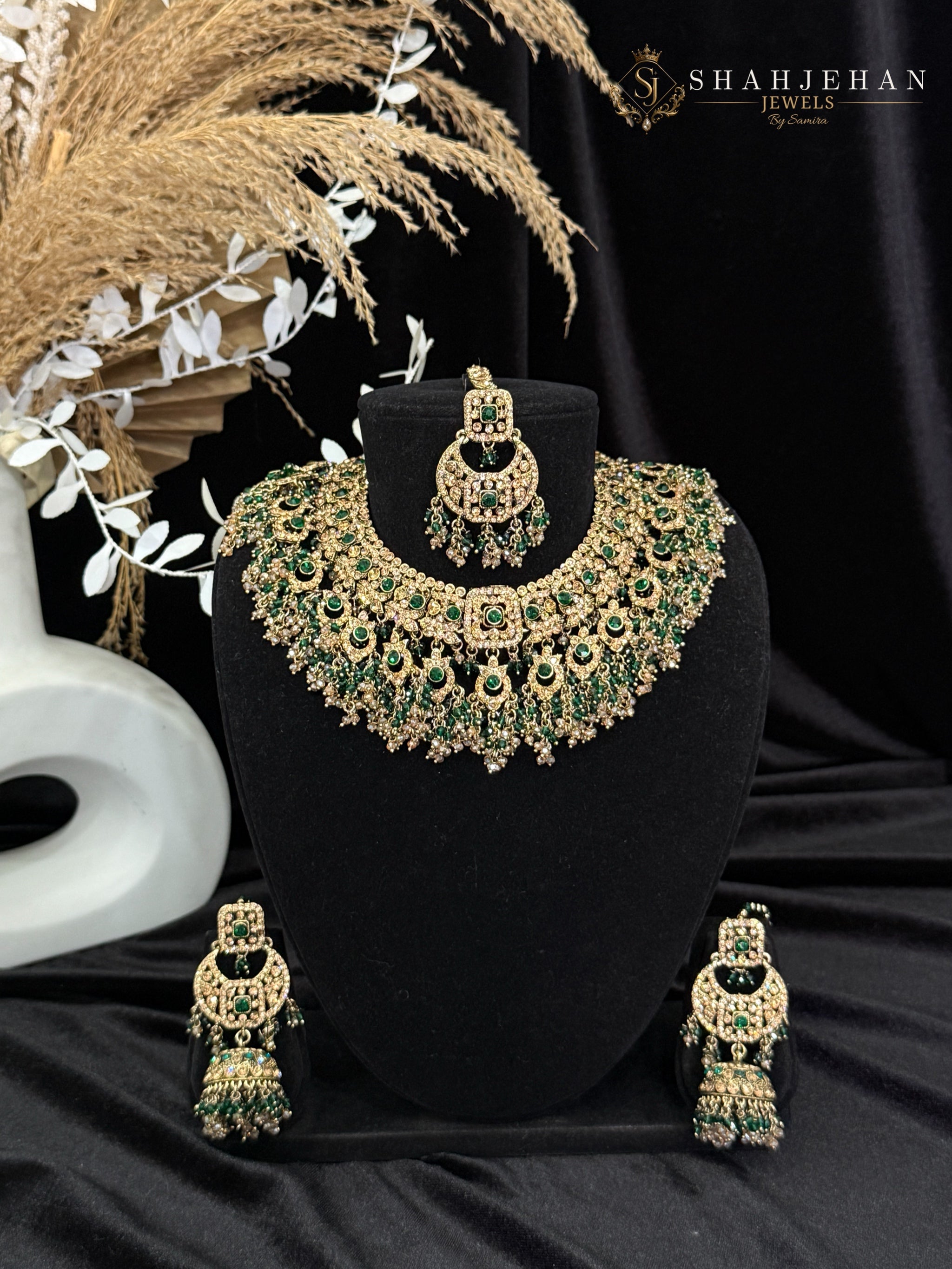 Sultana-e-Zamrud Emerald Statement Set
