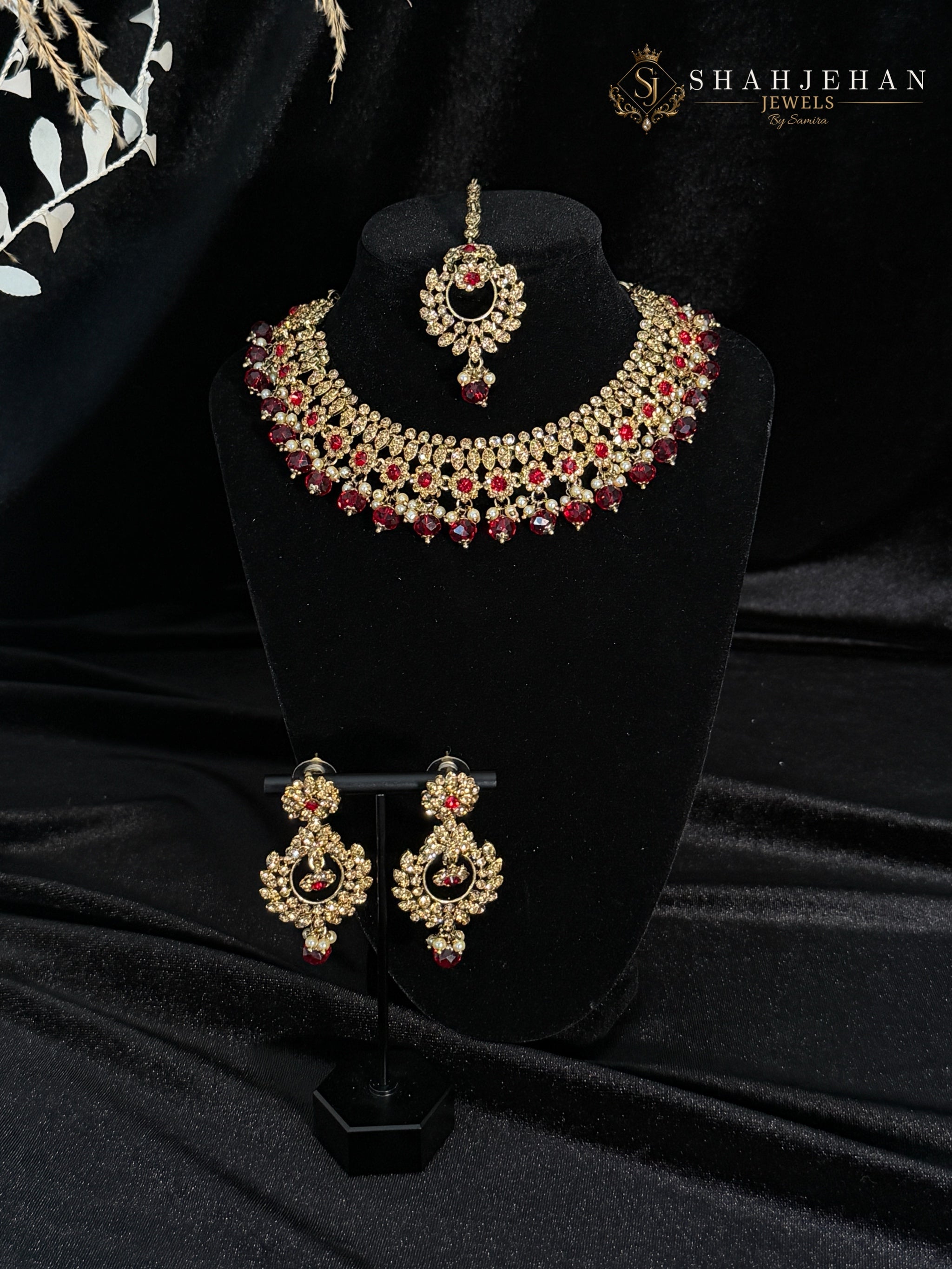 Zarish Set – The Crimson Royal Collection