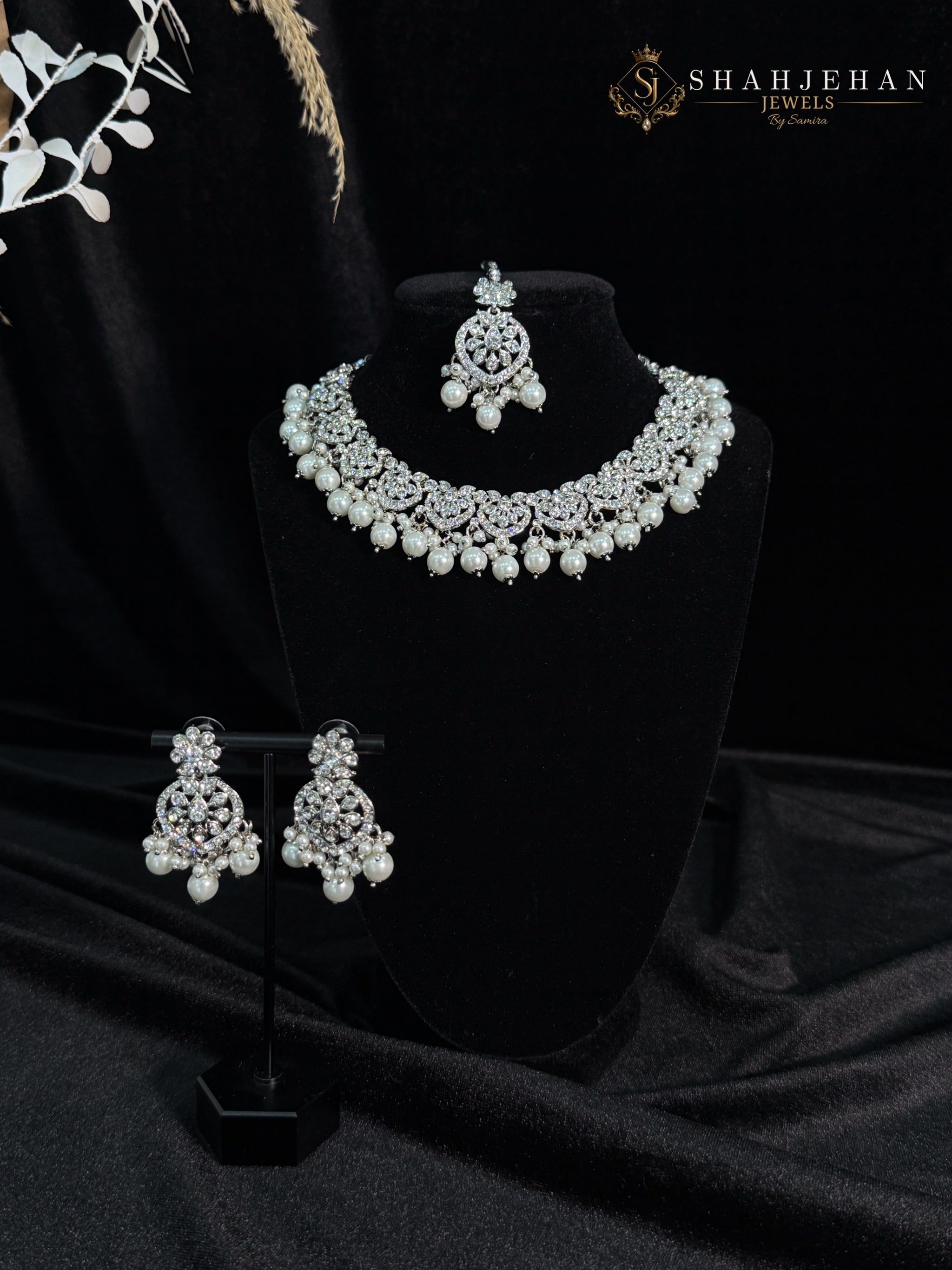 Sahiba – The Diamond Pearl Grace Set