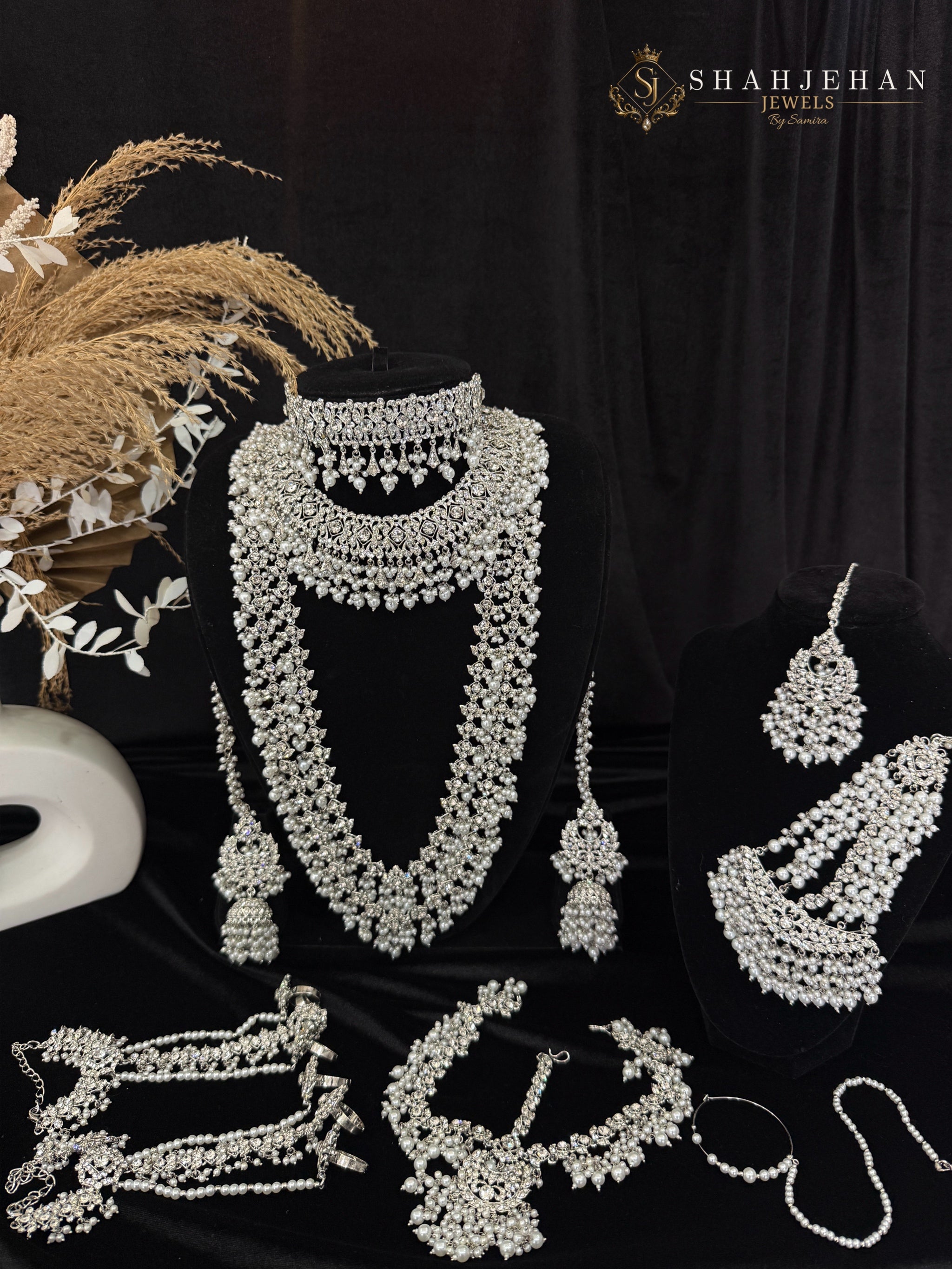 Mahnoor Royale Bridal Set – Full Luxury Wedding Collection